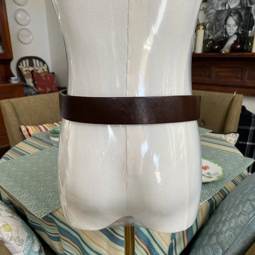NEW WITHOUT TAGS Justice Brown & Rhinestone Belt Size 1 (28” W)